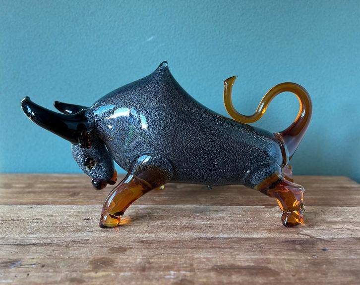 Grote stier van glas., Antiek en Kunst, Kunst | Beelden en Houtsnijwerken, Ophalen