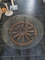 Salontafel van oud wagenwiel met glasplaat, Gebruikt, Rond, Ophalen of Verzenden, Minder dan 50 cm