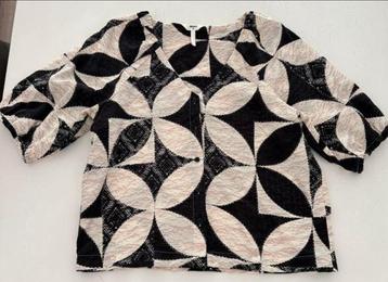 Blouse Object beschikbaar voor biedingen