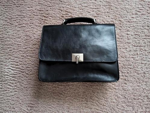 MOOIE NIEUWE GEHEEL LEDEREN HAND/SCHOUDER TAS., Sieraden, Tassen en Uiterlijk, Tassen | Schoudertassen, Nieuw, Overige merken
