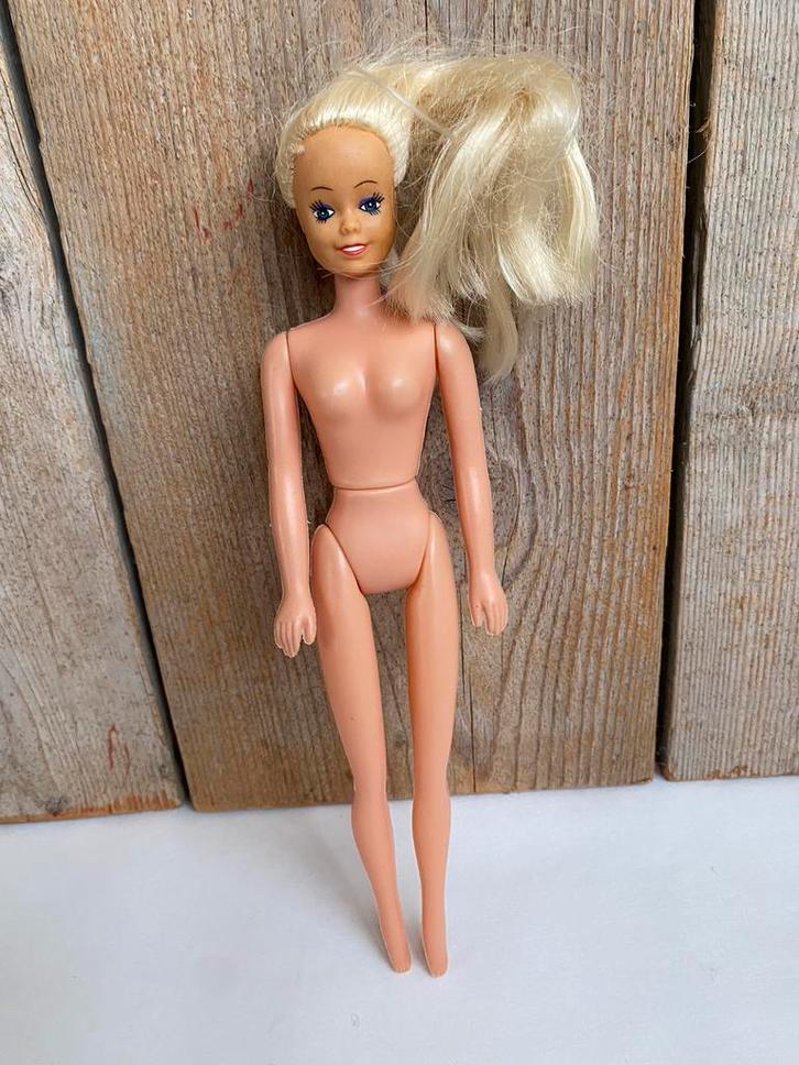 Vintage Barbie pop, Kinderen en Baby's, Speelgoed | Poppen, Gebruikt, Barbie, Ophalen of Verzenden