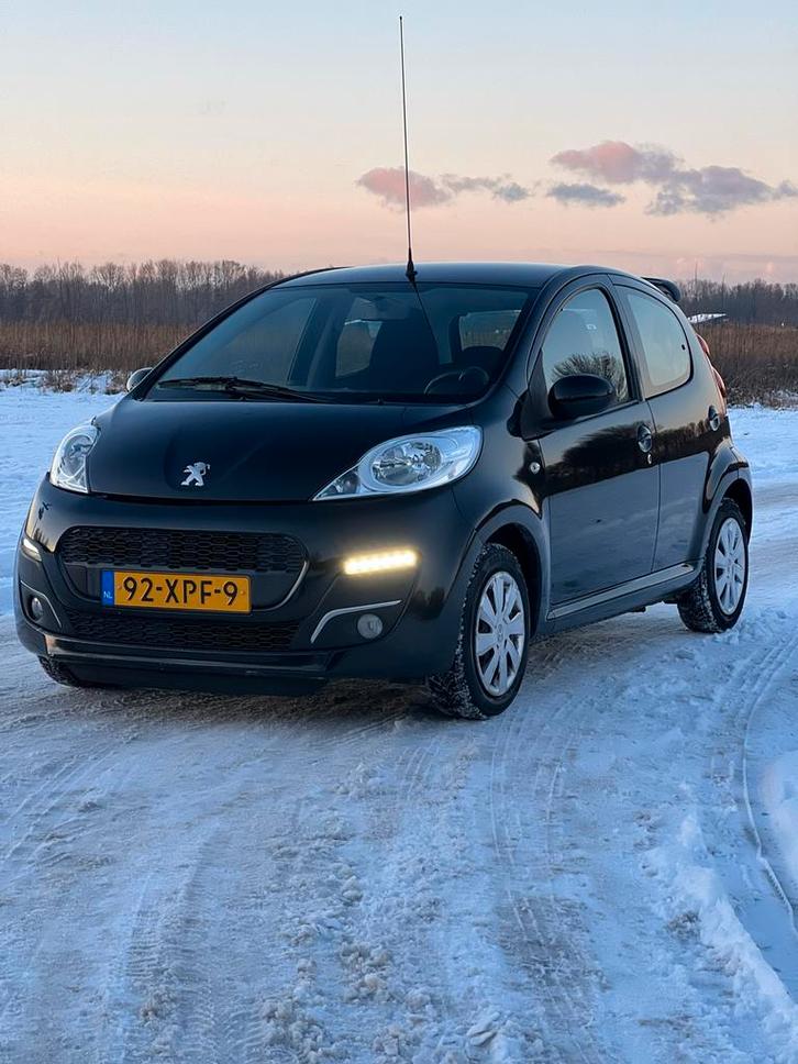Peugeot 107 1.0 12V 5DR 2012 Zwart nw APK, nieuwe koppeling, Auto's, Peugeot, Particulier, ABS, Airbags, Airconditioning, Bluetooth