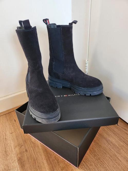 Chelsea boots Tommy Hilfiger donkerblauw suède, Kleding | Dames, Schoenen, Zo goed als nieuw, Blauw, Ophalen of Verzenden