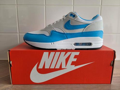 Nike Air Max 1 ' University Blue ' maat 43 (2023), Kleding | Heren, Schoenen, Nieuw, Sneakers of Gympen, Blauw, Ophalen of Verzenden
