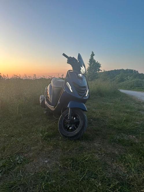 Piaggio zip 50cc, Fietsen en Brommers, Scooters | Piaggio, Zo goed als nieuw, Zip, Maximaal 45 km/u, Benzine, Ophalen