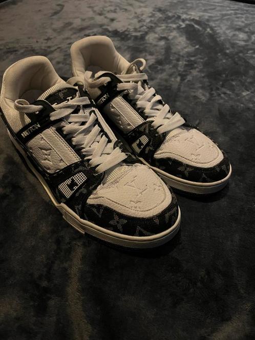 Louis Vuitton Sneakers Maat 43, Kleding | Heren, Schoenen, Zo goed als nieuw, Sneakers of Gympen, Zwart, Ophalen