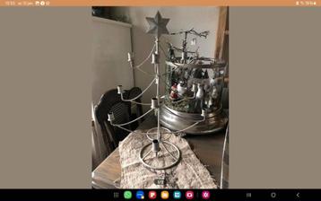 Metalen kerstboom kandelaar beschikbaar voor biedingen