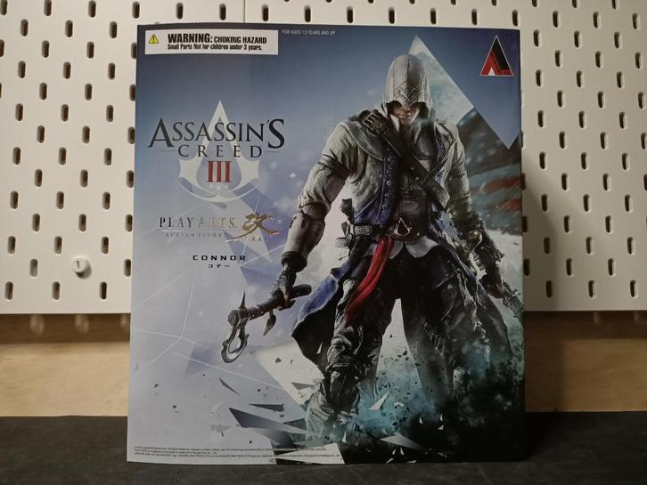 Ubisoft Assassin's Creed III Connor Kenway Play Arts Kai, Verzamelen, Beelden en Beeldjes, Zo goed als nieuw, Overige typen, Verzenden
