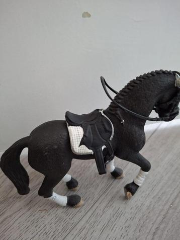 Schleich Fries Hengst beschikbaar voor biedingen