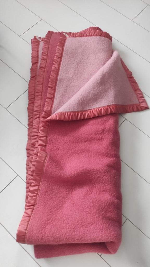 Vintage roze wollen deken, Huis en Inrichting, Slaapkamer | Beddengoed, Gebruikt, Deken of Dekbed, Eenpersoons, Roze, Ophalen of Verzenden