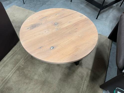 Showmodel Bert Plantagie Fuse Salontafel Noten Hout D90, Huis en Inrichting, Tafels | Salontafels, Nieuw, Minder dan 50 cm, 50 tot 100 cm