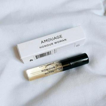 NU €10 ‼️ Amouage Honour Woman parfum niche sample beschikbaar voor biedingen