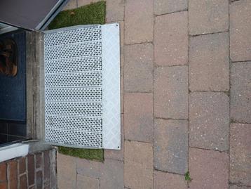 Oprijplaat  beschikbaar voor biedingen