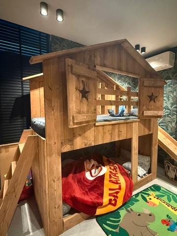 Boomhut Bed met Glijbaan beschikbaar voor biedingen