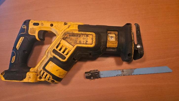 DeWalt Reciprozaag (zonder accu) met defect, Doe-het-zelf en Verbouw, Gereedschap | Zaagmachines, Gebruikt, Reciprozaag, Ophalen of Verzenden