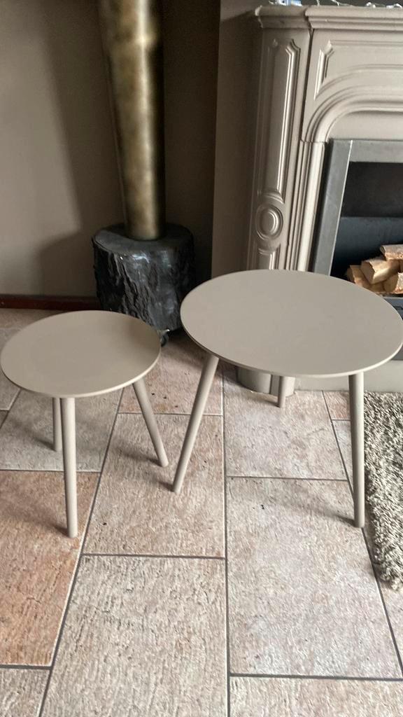 Ronde tafeltjes beige/taupe, Huis en Inrichting, Tafels | Bijzettafels, Zo goed als nieuw, Rond, Minder dan 45 cm, Minder dan 55 cm