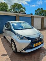 Toyota Aygo 1.0 12V Vvt-i Ddrs 2016 Grijs, Auto's, Voorwielaandrijving, 4 stoelen, Origineel Nederlands, Handgeschakeld