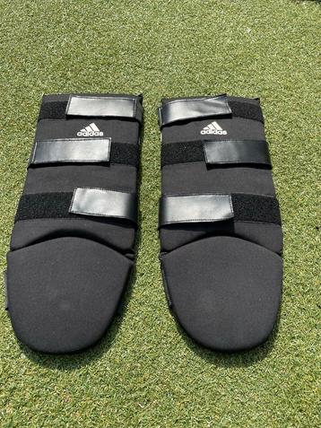 Scheenbeschermers Adidas nieuw maat m beschikbaar voor biedingen
