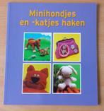 Minihondjes en -katjes Haken – Marloes Boer e.a. - 2012, Hobby en Vrije tijd, Breien en Haken, Patroon of Boek, Gebruikt, Haken