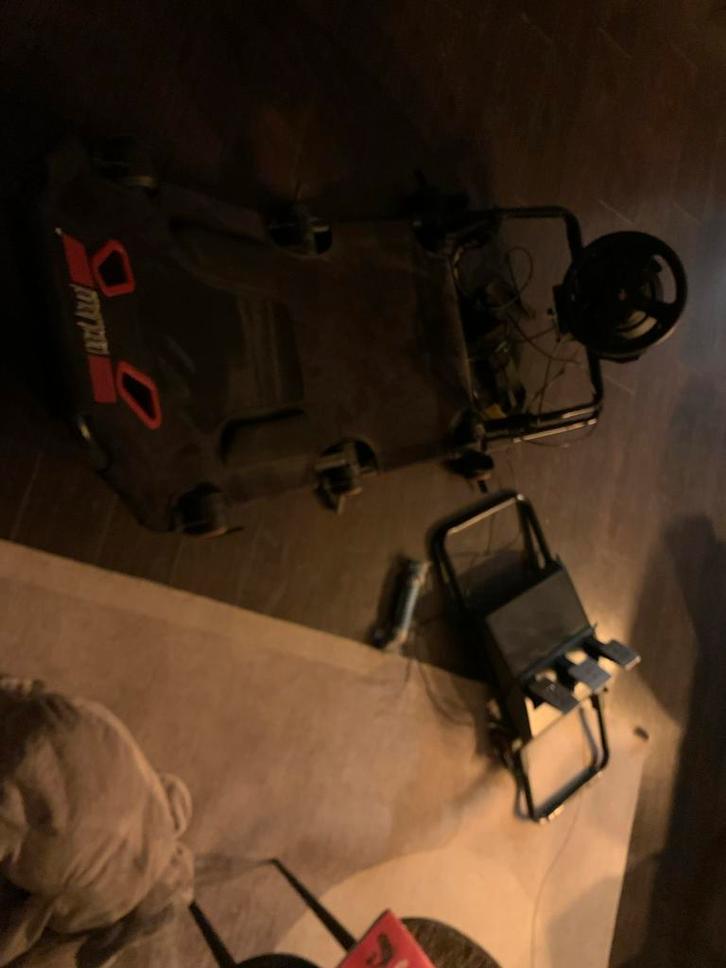 F-gt lite complete set - stuur, stoel, pedalen, Spelcomputers en Games, Virtual Reality, Gebruikt, Pc, Controller, Ophalen of Verzenden