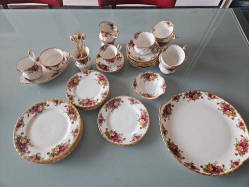 Royal Albert Old country Roses 43 delig, Antiek en Kunst, Antiek | Servies compleet, Ophalen