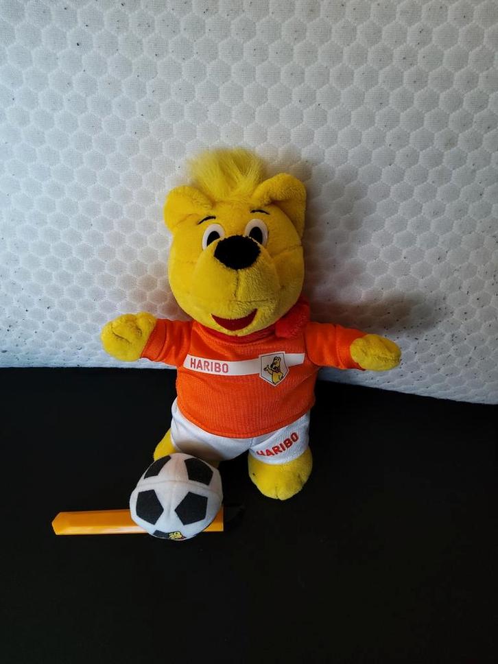 Haribo Beer Knuffel met Voetbal, Kinderen en Baby's, Speelgoed | Knuffels en Pluche, Zo goed als nieuw, Beer, Ophalen of Verzenden