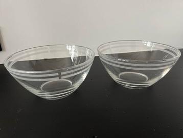 2 stuks glazen schalen Ø 17 cm beschikbaar voor biedingen