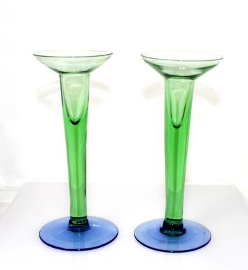 Paar Prachtige Groen Blauw Glazen Design Kandelaars beschikbaar voor biedingen