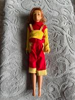 Vintage Scooter barbie met kleertjes - Mattel, Verzamelen, Verzenden, Gebruikt, Kleertjes
