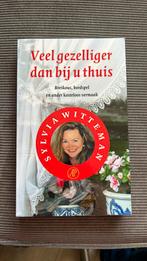 Sylvia Witteman - Veel gezelliger dan bij u thuis, Nieuw, Ophalen of Verzenden, Nederland, Sylvia Witteman