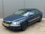 Goedrijdende Volvo S60 2.4 Benzine 140PK/Apk/Airco/Leer!, Voorwielaandrijving, Beige, Blauw, 1600 kg
