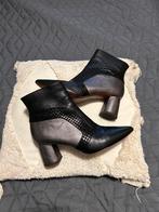 Chie Mihara Laarsjes 38.5 Zwart/Zilver, Kleding | Dames, Ophalen of Verzenden, Zo goed als nieuw, Zwart, Lage of Enkellaarzen