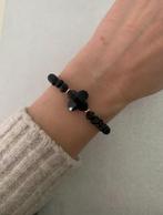 Zwarte glanzende kralen armband met klaver bedel ibiza boho, Zwart, Kunststof of Plastic, Nieuw, Ophalen of Verzenden