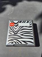 Liga doosje grijs met zebraprint., Huis en Inrichting, Ophalen of Verzenden, Nieuw, Bus of Trommel