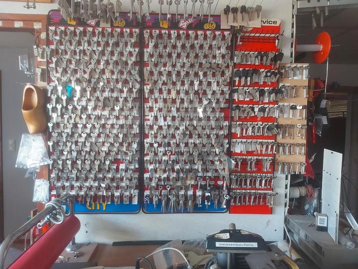 Silca sleutelmachine met sleutels, Doe-het-zelf en Verbouw, Overige Doe-het-zelf en Verbouw, Zo goed als nieuw, Ophalen