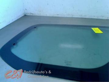 Ruit Laaddeur zijkant van een Peugeot Partner beschikbaar voor biedingen