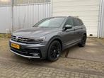 Volkswagen Tiguan 2.0 TSI 180pk 4Motion DSG 2017 Grijs, Automaat, Stof, 1984 cc, 2500 kg