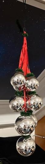 GDR kerstbal, 9 retro kerstballen aan rood lint, zilverkleur, Ophalen, Gebruikt