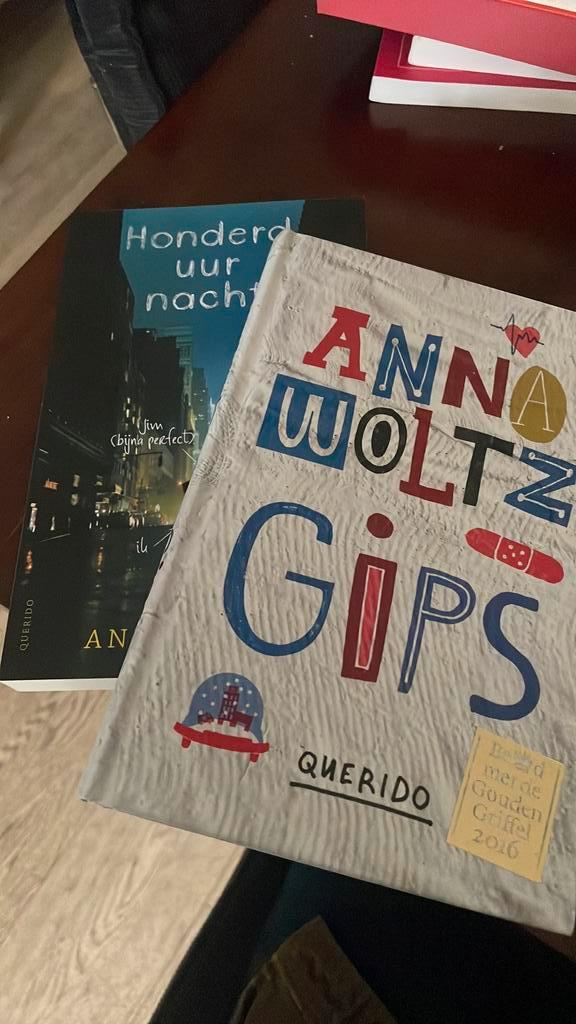 Anna Woltz - Gips + Honderd uur nacht, Boeken, Kinderboeken | Jeugd | 10 tot 12 jaar, Nieuw, Ophalen of Verzenden