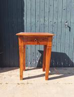 TAFELTJE / SIDETABLE, Ophalen