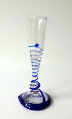 Glazen vaas helder glas met blauwe spiraal 4751-g, Antiek en Kunst, Ophalen of Verzenden
