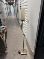 Moderne design lamp. Kan verschillende kleuren licht geven, Huis en Inrichting, Lampen | Vloerlampen, Ophalen, Gebruikt, Metaal