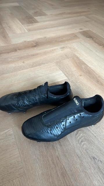 Puma voetbalschoenen maat 40,5 beschikbaar voor biedingen