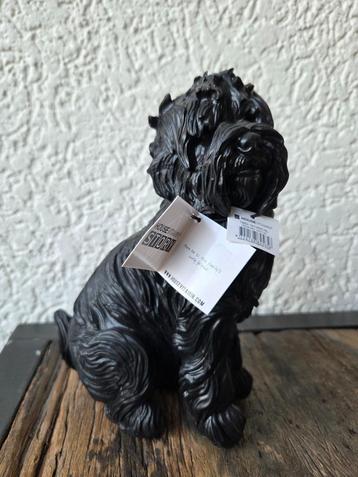 Housevitamin Labradoodle zwart – stijlvol hondenbeeldje beschikbaar voor biedingen