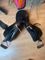 Oud pony zadel met stijgbeugels en nieuwe singel, Dieren en Toebehoren, Ophalen, Gebruikt, Recreatie