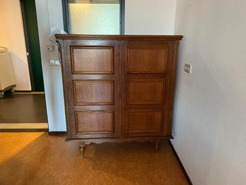 Meidenkast / dressoir hout beschikbaar voor biedingen