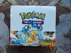 Surging Sparks Boosterbox (36) Nieuw SEALED, Ophalen of Verzenden, Zo goed als nieuw, Boosterbox