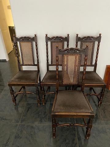 Antieke eetkamer stoelen  beschikbaar voor biedingen