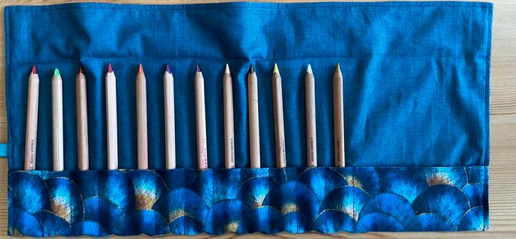 Potlodenrol Vrijeschool Haarlem 12 vakjes Lyra roletui, Hobby en Vrije tijd, Tekenen, Nieuw, Potlood of Stift, Ophalen of Verzenden