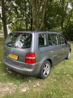 Volkswagen Touran 1.6 75KW 2004 Grijs, Auto's, Volkswagen, 4 cilinders, 1200 kg, Handgeschakeld, Particulier